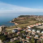 Estera