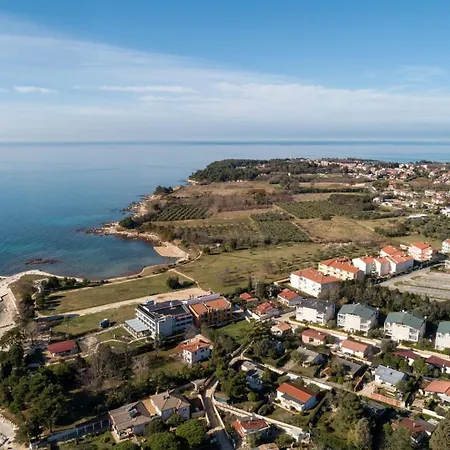Estera